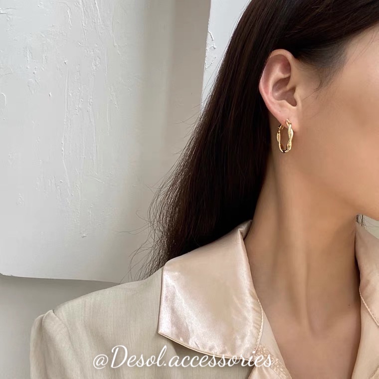 Khuyên tai, bông tai Twisted vòng tròn xoắn ER062 Desol.accessories