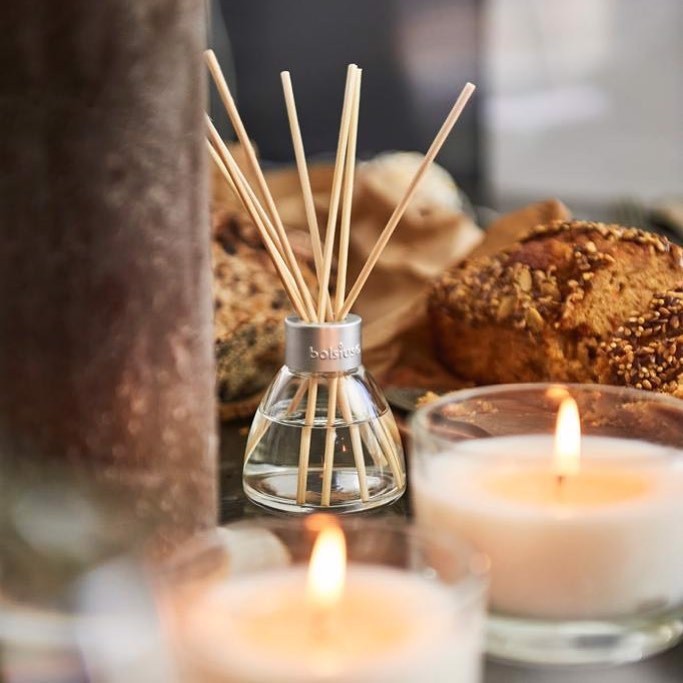 Nến thơm tinh dầu Bolsius Sandalwood 155g - Sáp thơm phòng, khử mùi, trang trí, nến thơm cao cấp