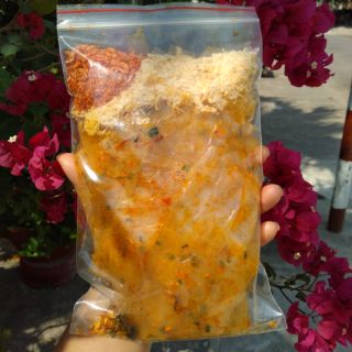 Bánh tráng trộn vuông chà bông ruốc sấy