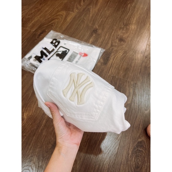 Quần short jean trắng co giãn