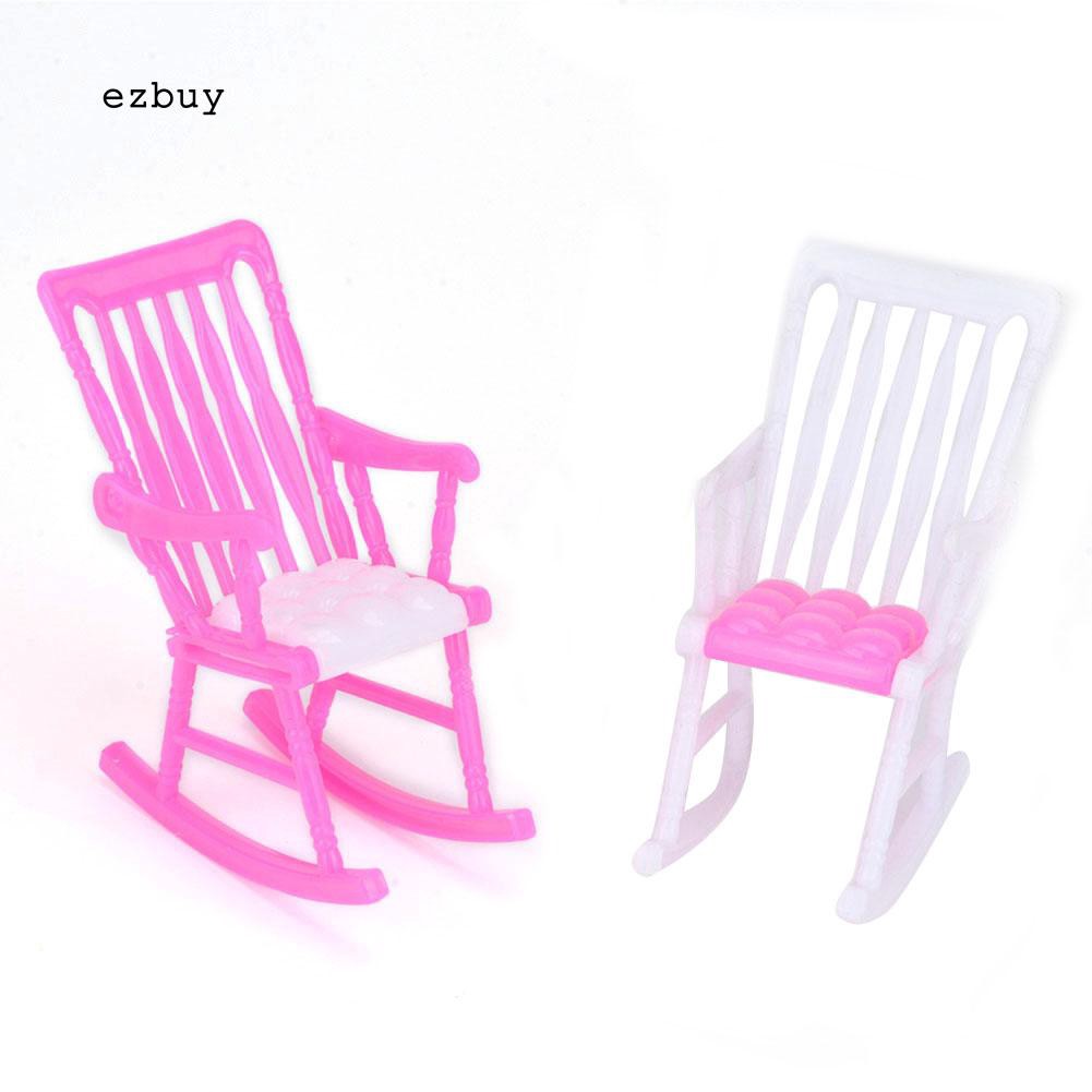 Ghế bập bênh mini bằng nhựa dễ thương dùng để trang trí cho nhà búp bê