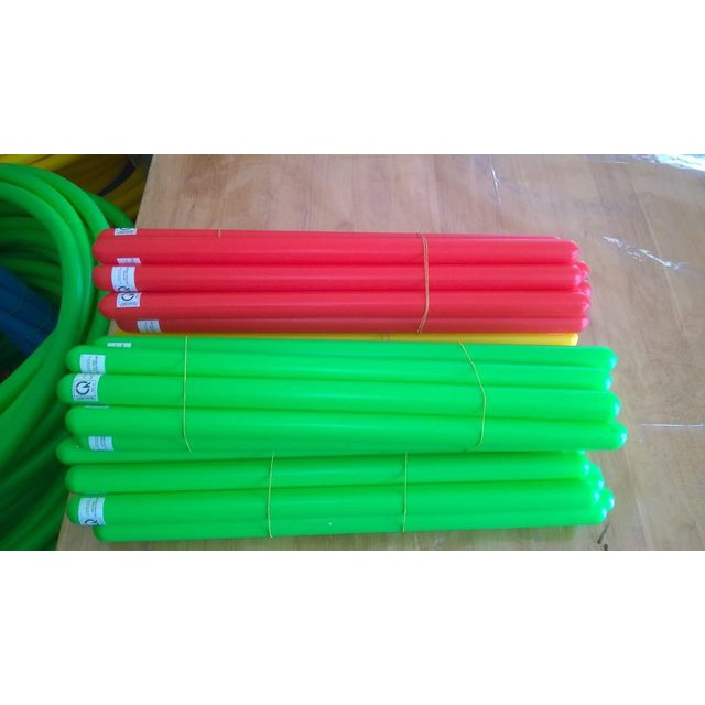 Đồ chơi Vòng và gậy thể dục bằng nhựa an toàn, được chọn màu