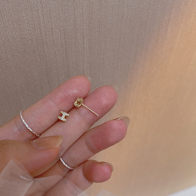 Khuyên Tai Nữ Bằng Thép Titan Đính Đá Thời Trang