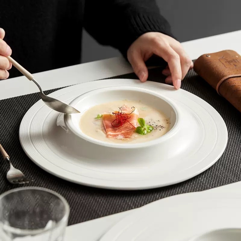Đĩa Soup sứ trắng vân sọc bo tròn kiểu phương Tây cho nhà hàng,khách sạn