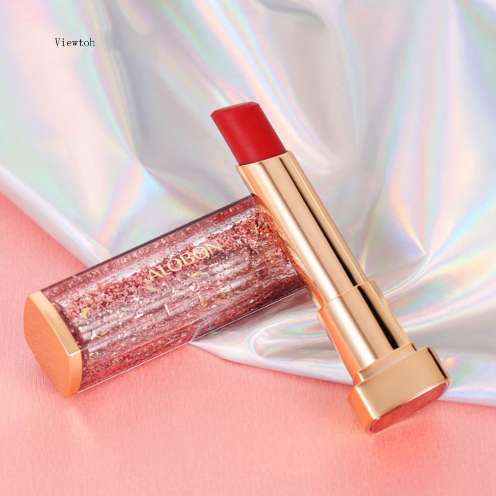 Son môi cho màu lì mịn mượt như nhung quyến rũ và dưỡng ẩm môi