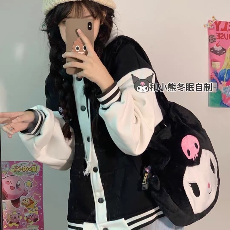 Áo khoác bomber có nón thêu hình hello kitty brand kitty