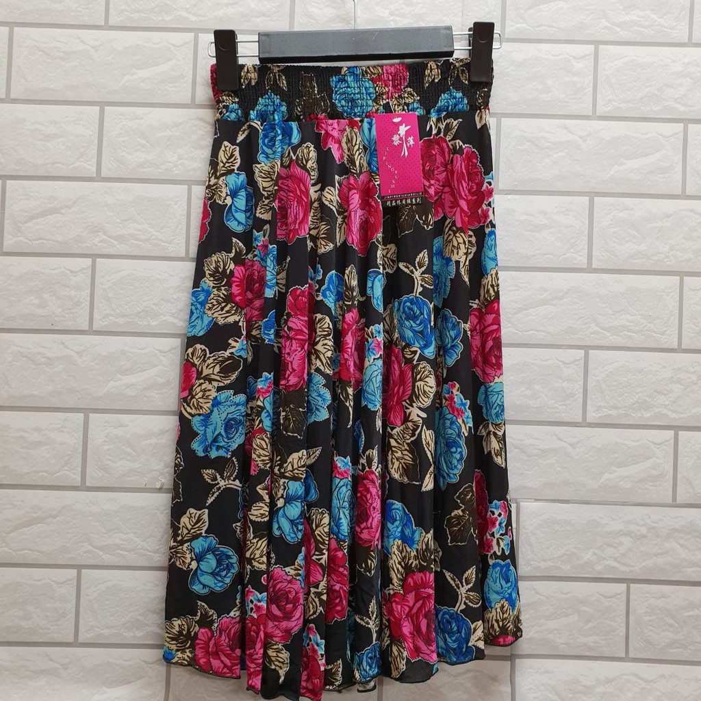 Chân váy xòe dài