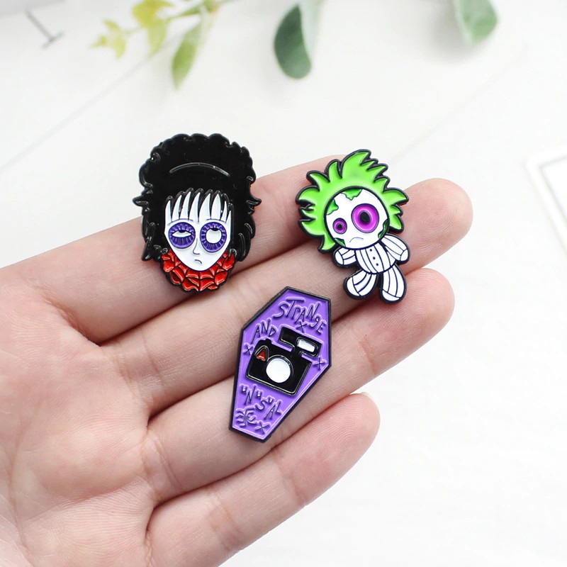 Pin cài áo Freddy Purple Puppet - GC171