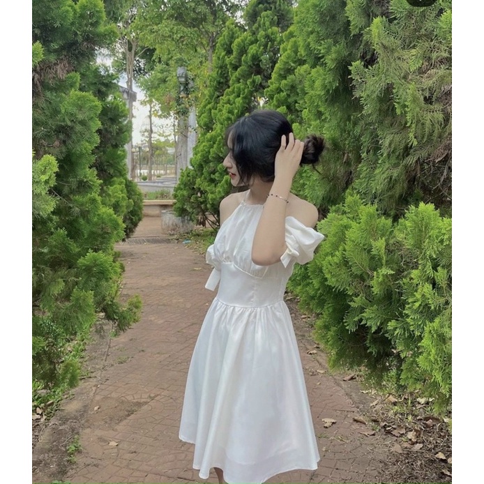 Váy yếm rớt vai