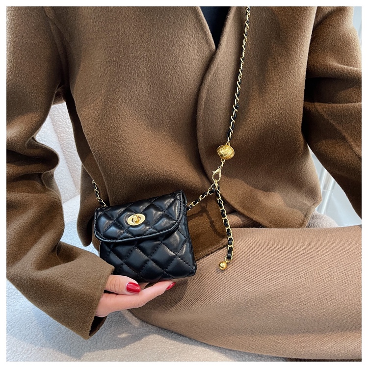 Túi Đeo Chéo Vai Dây Xích Hình Thoi Nhỏ Phong Cách Retro Thời Trang Chất Lượng Cao Mới Dễ Phối Đồ Dành Cho Bạn Nữ