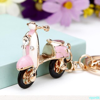 Móc khóa mạ vàng đính mô hình xe vespa ấn tượng