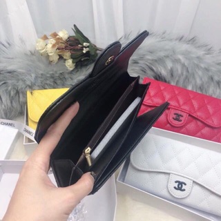 Ví ch'an'e'l tag đen da hạt