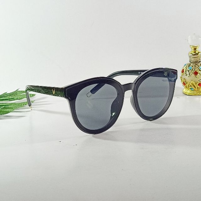 Mắt kính thời trang nam nữ đều đeo được_ chống UV 400 đây đủ | BigBuy360 - bigbuy360.vn