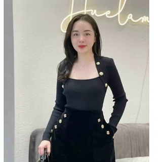 Áo thun gân tay dài cổ vuông đính nút viền cổ l
