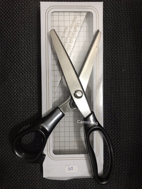 Kéo cắt răng cưa