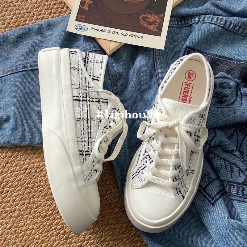 Giày thể thao nữ đế bằng giẫm gót, giày nữ đạp gót đế bánh mì hoạ tiết kẻ độc đáo