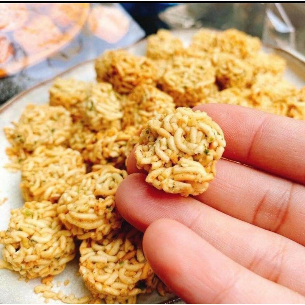 Lẻ một gói snack mì viên vị gà cay/ rong biển Thái Lan gói 38g