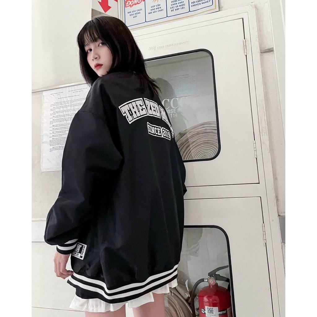 Áo bomber nữ bigsize họa tiết chữ THE ZED in 2 mặt xinh xắn/ Áo khoác thể thao phối viền dáng rộng unisex_veestore