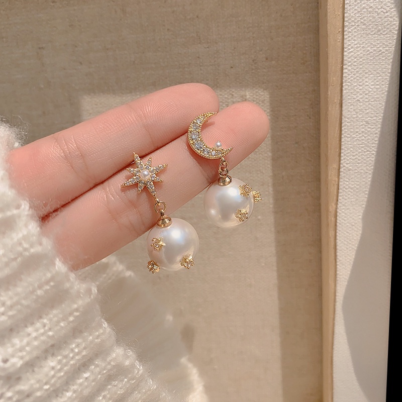 Đôi Khuyên Tai Dài Hình Mặt Trăng Và Ngôi Sao Đính Ngọc Trai Sang Trọng Cho Nữ