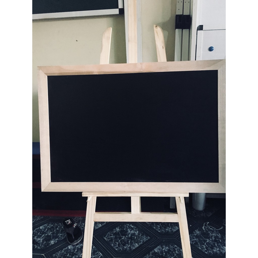 Sơn bảng đen chuyên dụng cho bảng đen và bảng menu màu đen