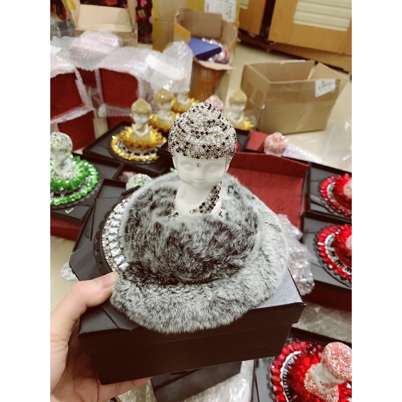 Tượng phật lông thỏ trang trí oto tặng kèm tinh dầu thơm