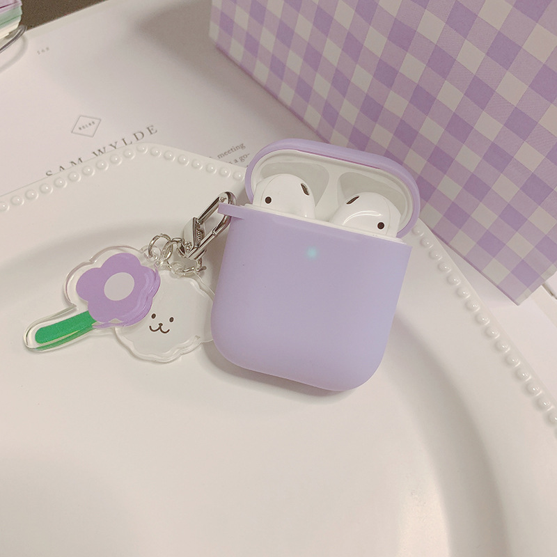 Vỏ Đựng Bảo Vệ Hộp Sạc Tai Nghe Airpods 1/ 2 Kèm Móc Khóa Xinh Xắn