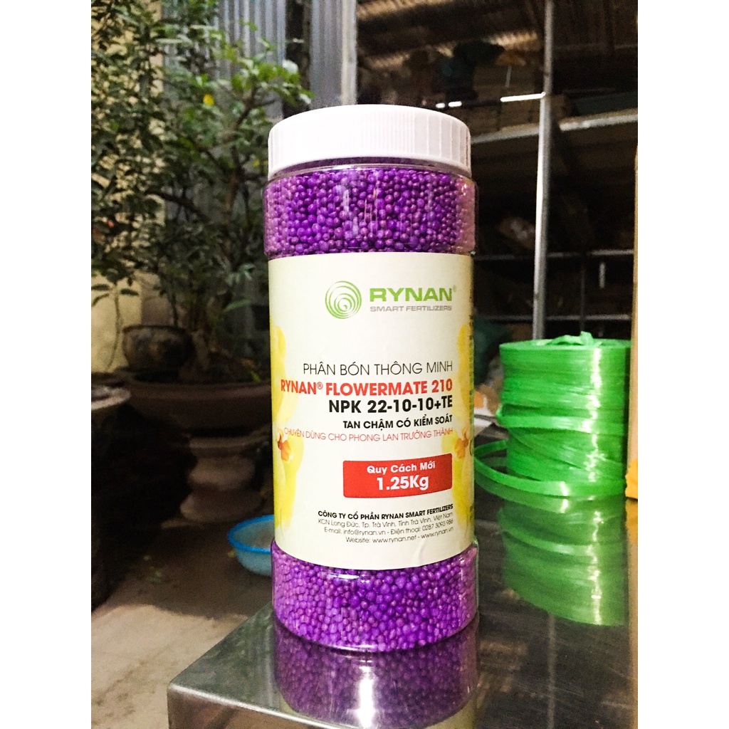 Lọ 1.25kg phân thông minh rynan 22.10.10 TE chuyên dành cho phong lan giai đoạn sau khi hoa tàn