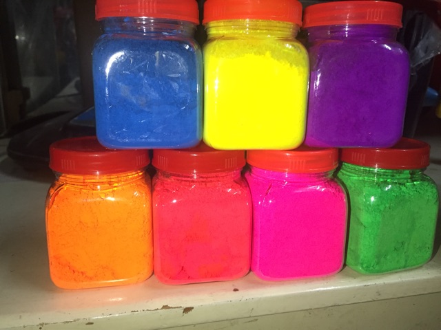 Bột màu mi nơ phát quang dưới đèn uv