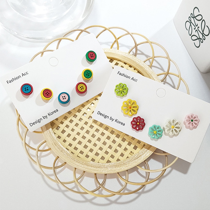 Set 6 Khuyên Tai Hình Hoa Cúc Nhiều Màu Sắc Dễ Thương