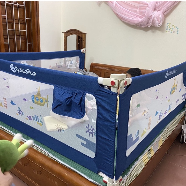 Thanh chắn giường cho bé KidAndMom BR02 cao 105cm chống kẹt, chống vấp ngã, hạ 1 đầu, trượt lên xuống