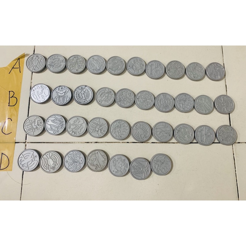 Đồ chơi siêu nhân Cell medal xám ooo