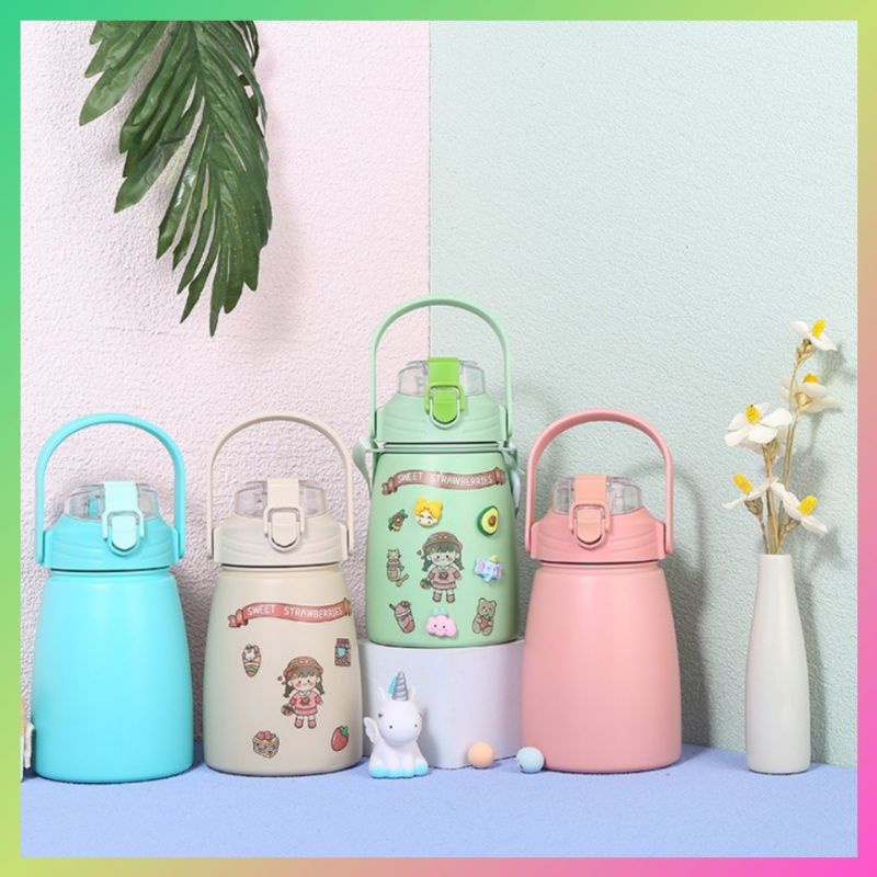 Bình giữ nhiệt, bình nước cute có ống hút, kèm ticker xinh xắn, có quai xách, kèm quà tặng 1bình lỏi thủy tinh