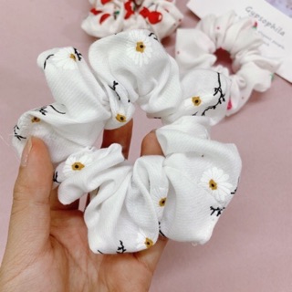 Srunchies Vải Hoạ Tiết Hoa Cúc Nhí, Cột Tóc Srunchies Hoa Nhí Siêu Xinh Chỉ Có Tại ( Pkt.Shop )