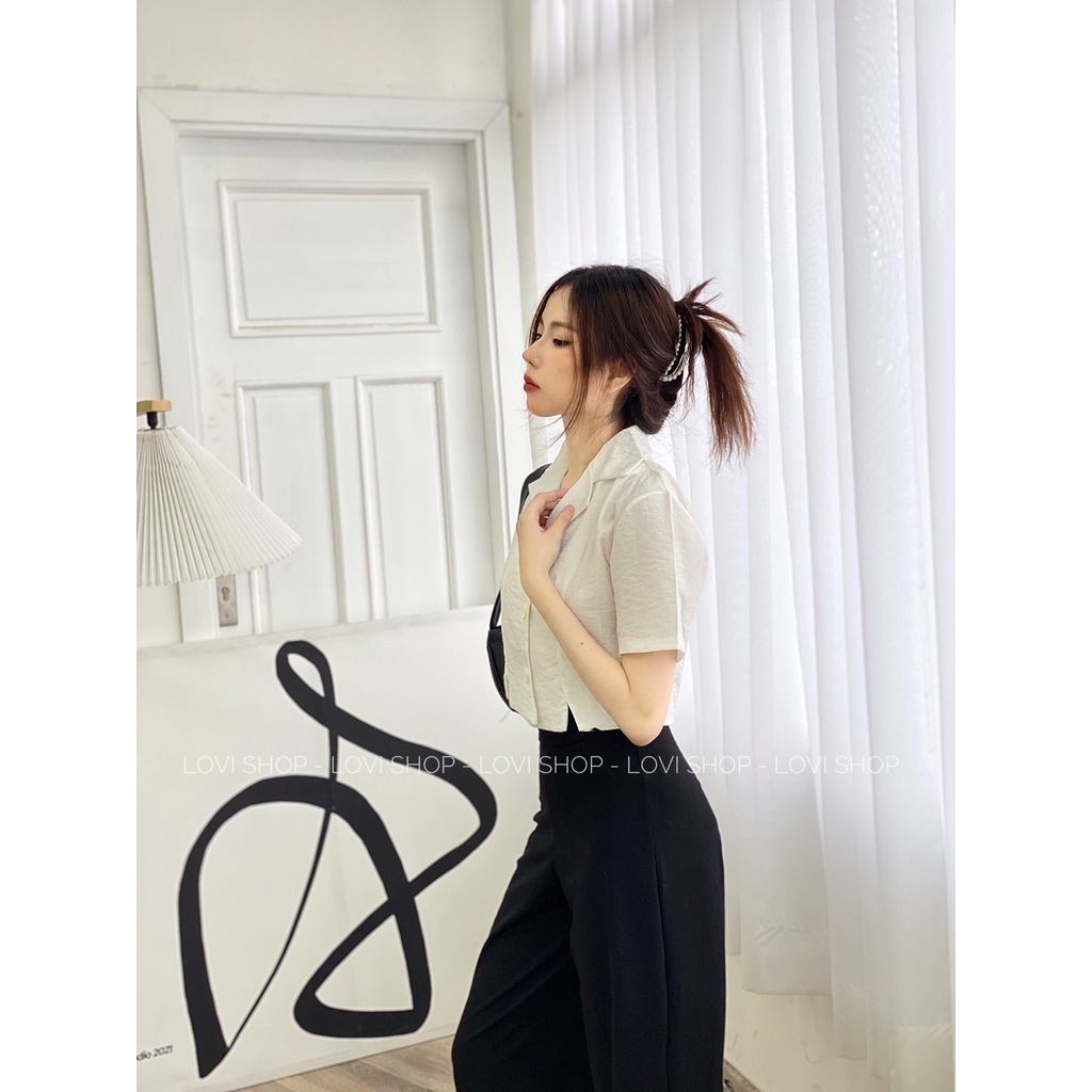 LOVI SHOP- Áo sơ mi croptop nữ cổ vest tay ngắn phối 3 khuy to xẻ lai phong cách basic Hàn Quốc
