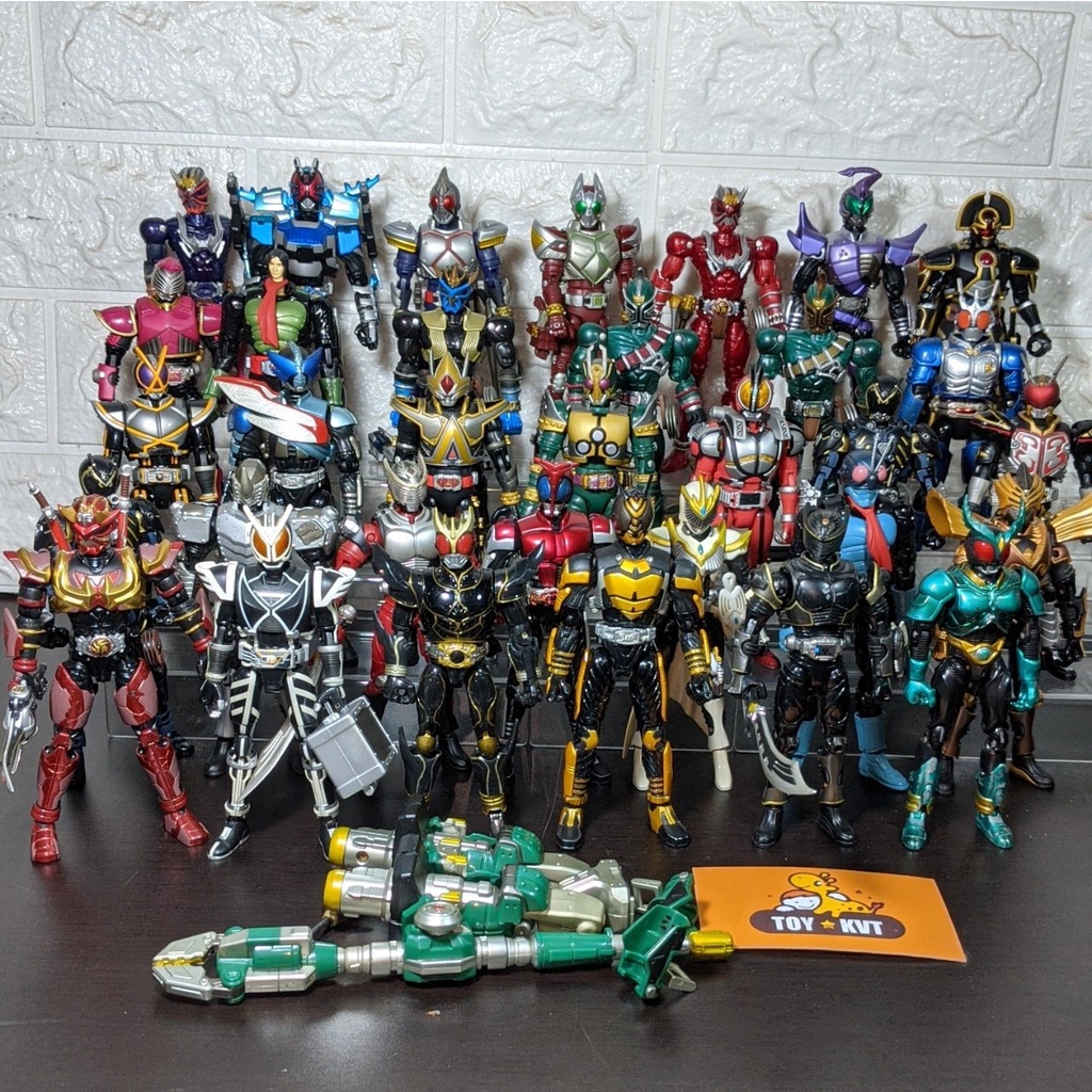 Mô Hình SHS Kamen Rider Tổng Hợp Chogokin Kim Loại Nhiều Dòng Ryuki, Blade, Faiz .v.v. Chính Hãng