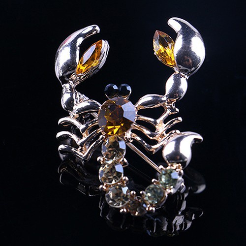 Ghim gài áo hình bò cạp xinh xắn