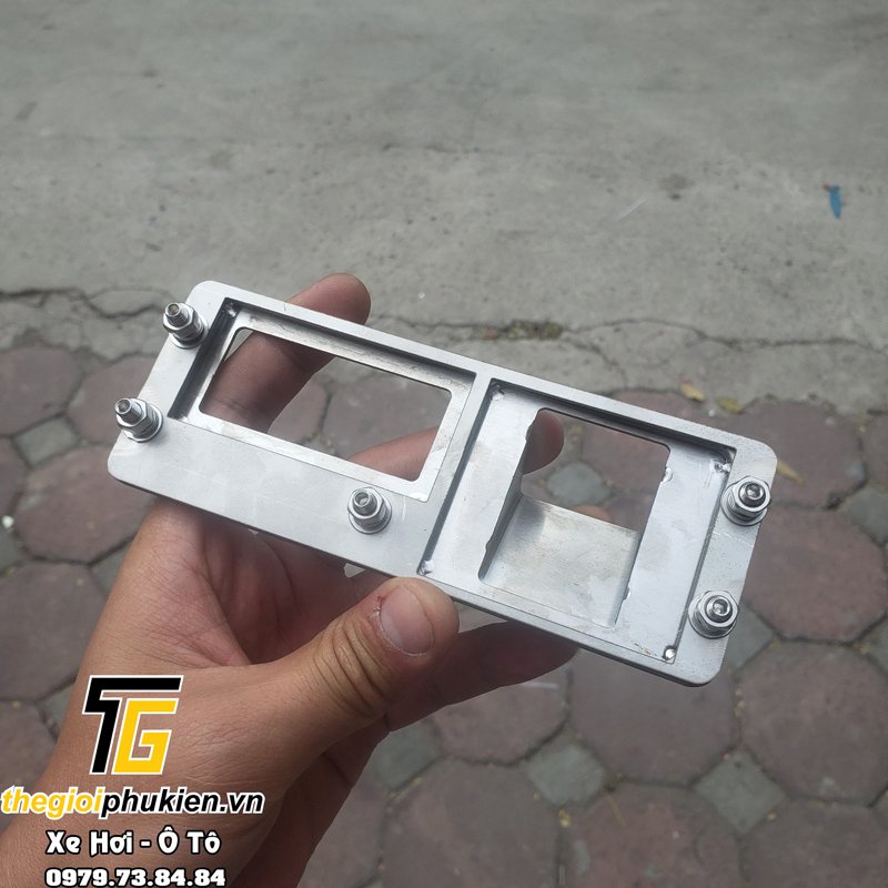 Ốp bảo vệ camera lùi cho Mazda 3 2015-2019