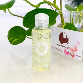 Nước rửa tay khô kháng khuẩn Om chai 50ml.