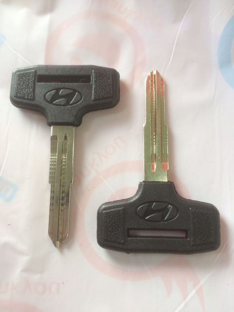 Phôi chìa khoá HUYNDAI rảnh phải ( 2 chìa )