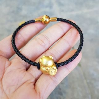 Vòng tay dây da đỏ, charm mèo vàng, charm túi tiền vàng tài lộc
