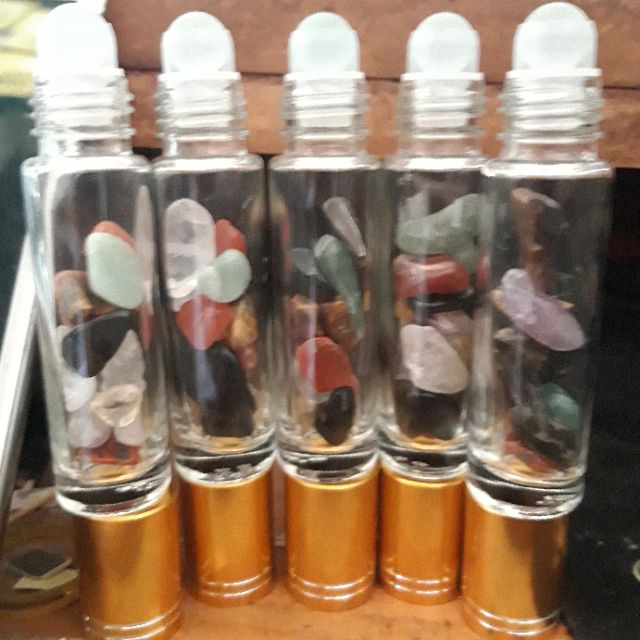 10ml chai bi lăn có dá quí bên trong ,lọ dùng để chiết nước hoa chứa chất lỏng