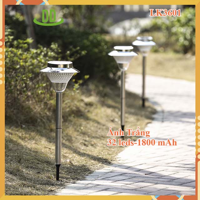 Đèn led năng lượng mặt trời cắm sân vườn 32 led LK3601