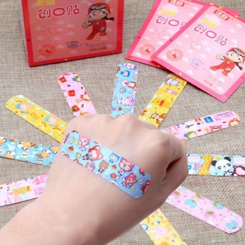 Set 2 Miếng Băng Keo Cá Nhân URGO Hoạt Hình đủ mẫu - Siêu CUTE - Loại có lỗ thoáng khí tiện lợi