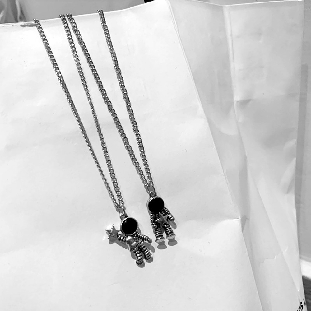 Vòng Cổ Choker Mặt Hình Phi Hành Gia Thời Trang Cho Nữ