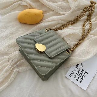 Túi đeo chéo nữ dây xích