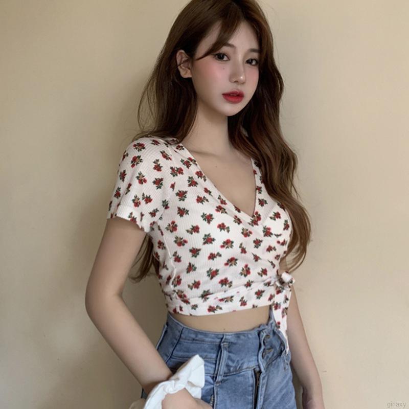 Áo croptop tay ngắn cổ chữ V phối hoạ tiết hoa thời trang phong cách retro Hàn Quốc