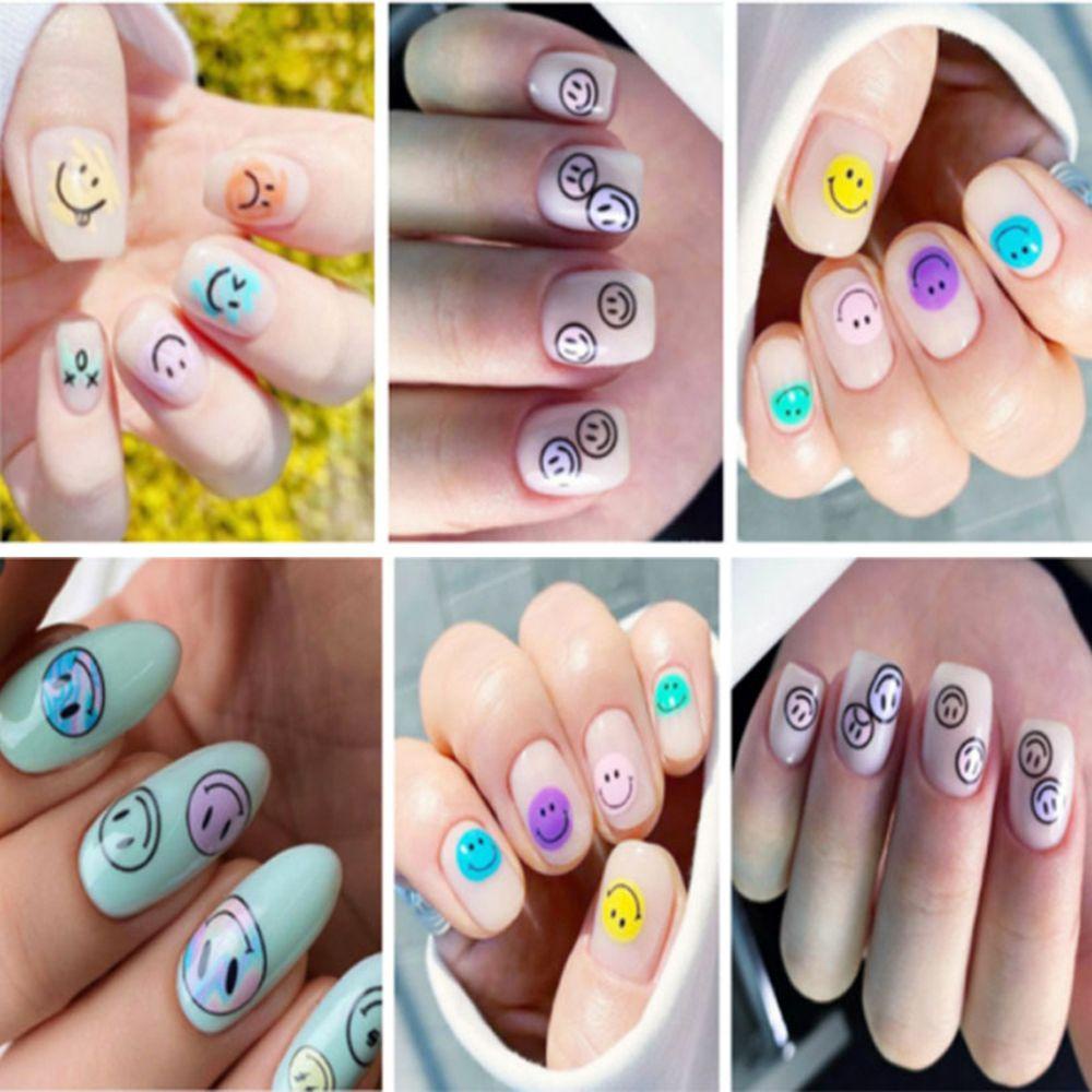 Miếng Dán Trang Trí Móng Tay Hình Mặt Cười Thời Trang