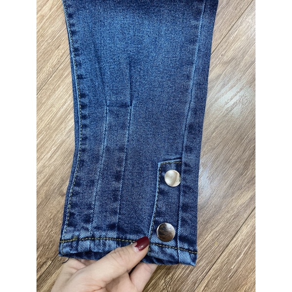 quần jean đính cúc bo gấu cá tính cho nữ