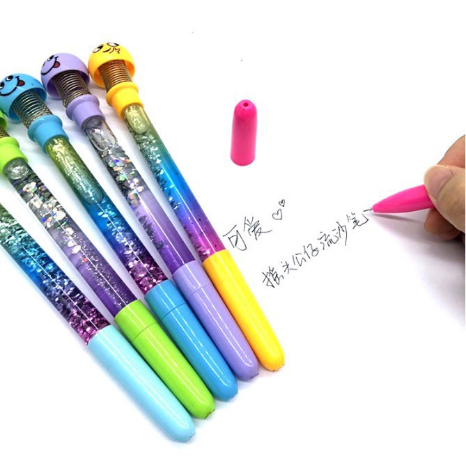 Vịt gắn xe đội nón bảo hiểm kèm chong chóng có đèn bên trong