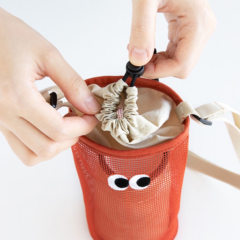 Túi Lưới Đeo Chéo Vai Đựng Bình Nước Bọt Hình Đôi Mắt To Dây Rút Kiểu Hàn Quốc Dễ